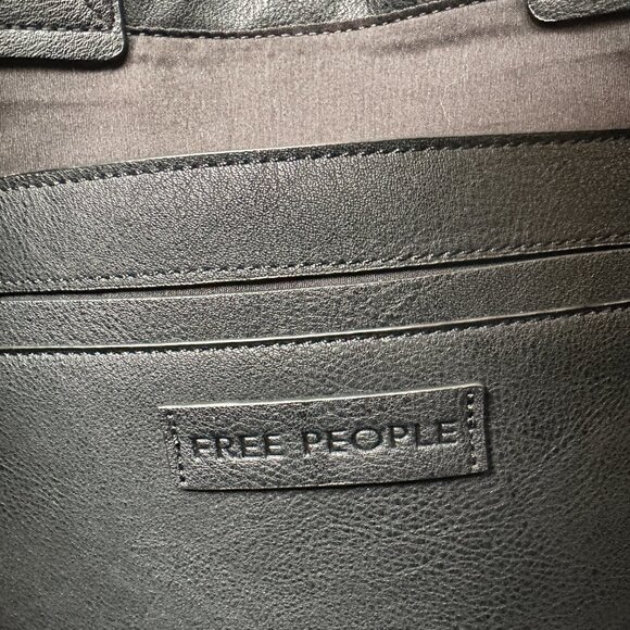 Elegant Black Tote Bag - Picture 9 of 10